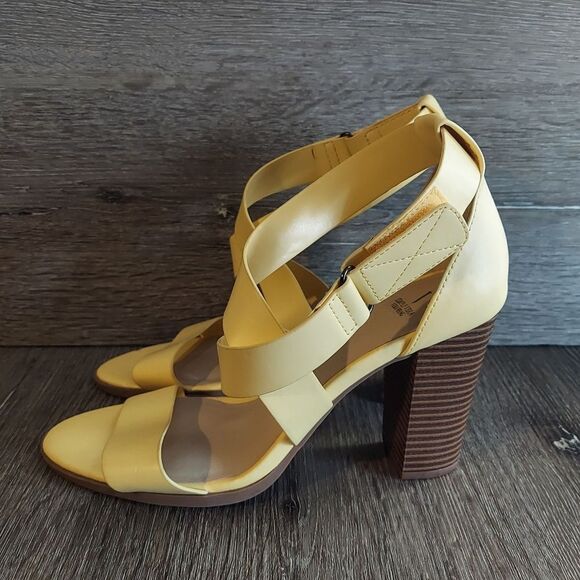 Simply Vera Vera Wang Braestar Women's Heeled Sandals Size 9 - Excellent Conditi - Picture 4 of 9